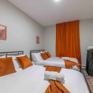 Pumpkin Premise By Airport, 5 Beds, Sleeps 8, Book 7 Days, Get 20 Percent Off Apartment